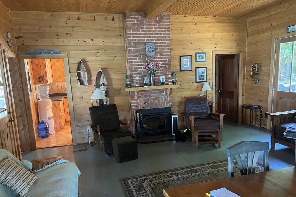 Photo of Livingroom in Leeds and the Thousand Islands