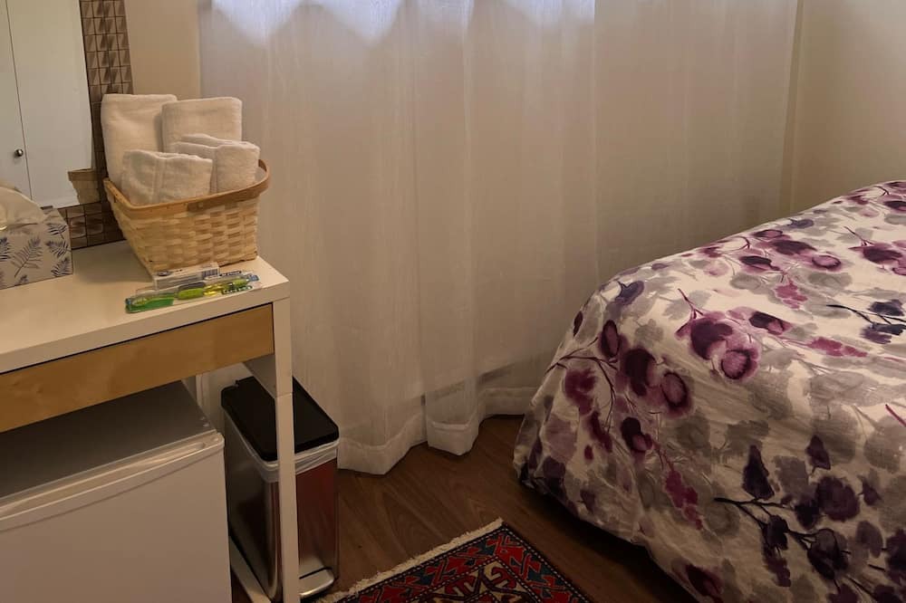 Photo of Bedroom in Central Lonsdale