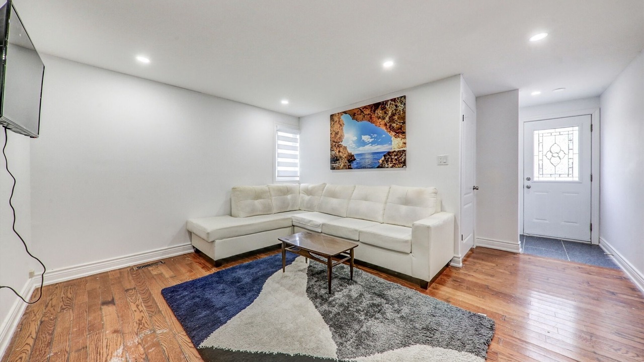 Photo of Livingroom in Fenelon Falls