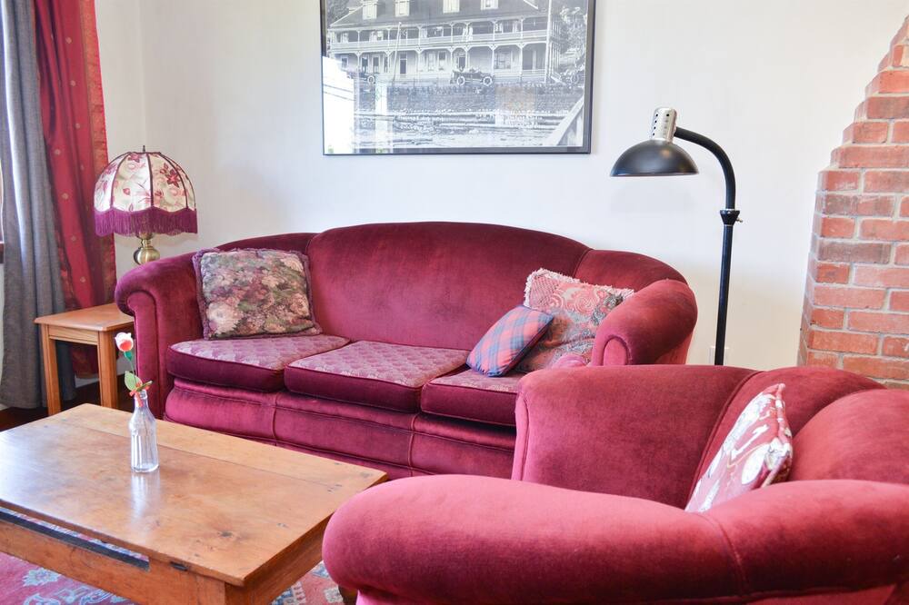 Photo of Livingroom in Union Bay