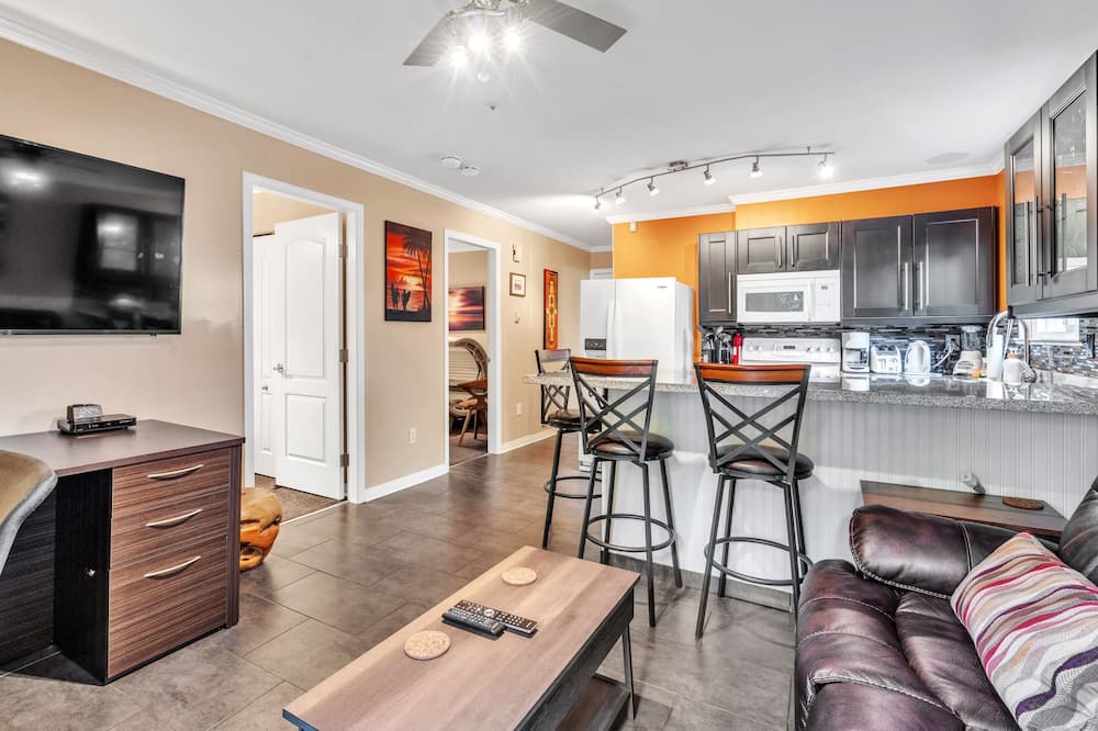Photo of Livingroom in Riley Park