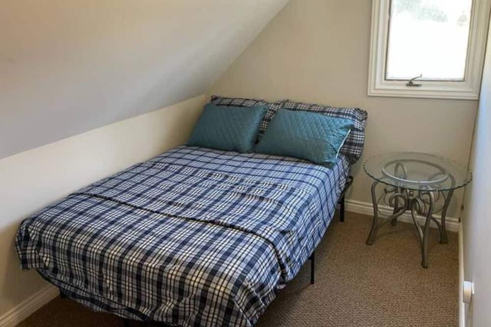 Photo of Bedroom in Meaford