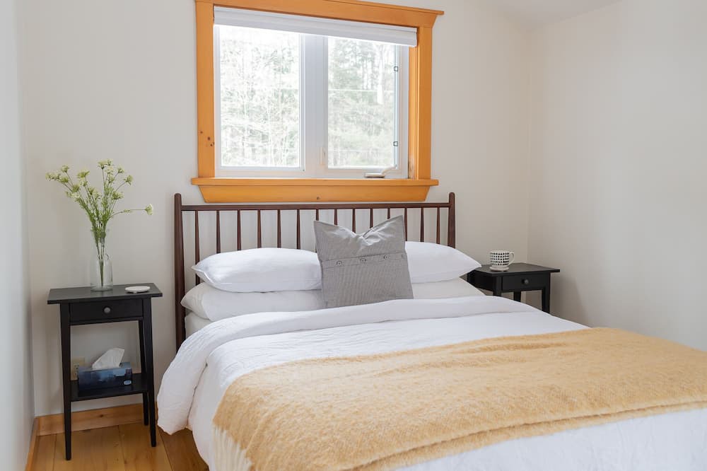 Photo of Bedroom in Utterson