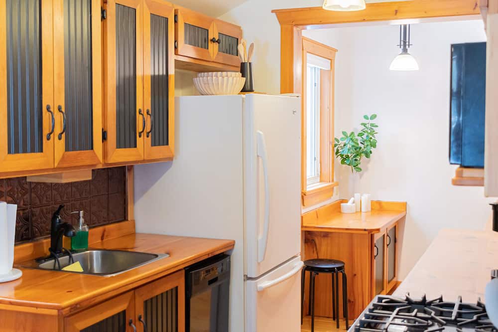 Photo of Kitchen in Utterson