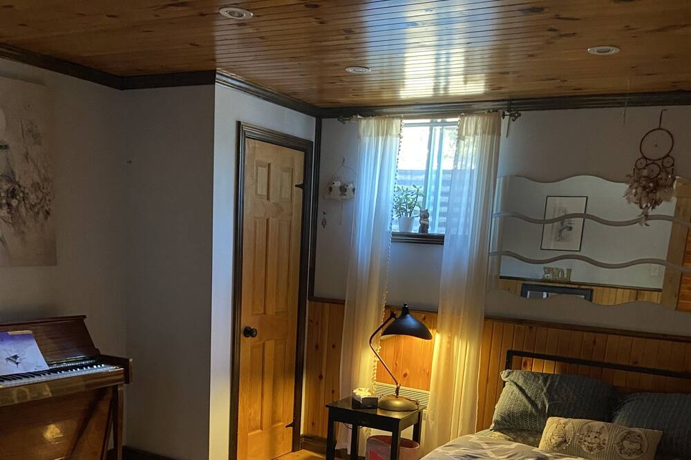 Photo of Bedroom in Mountain Grove