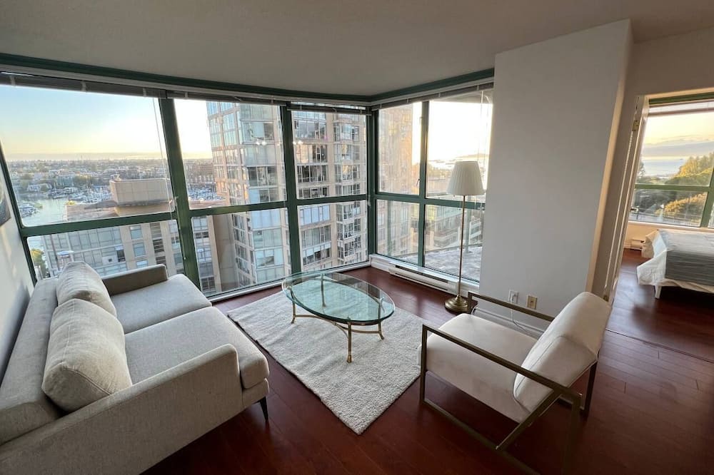 Photo of Livingroom in Kitsilano