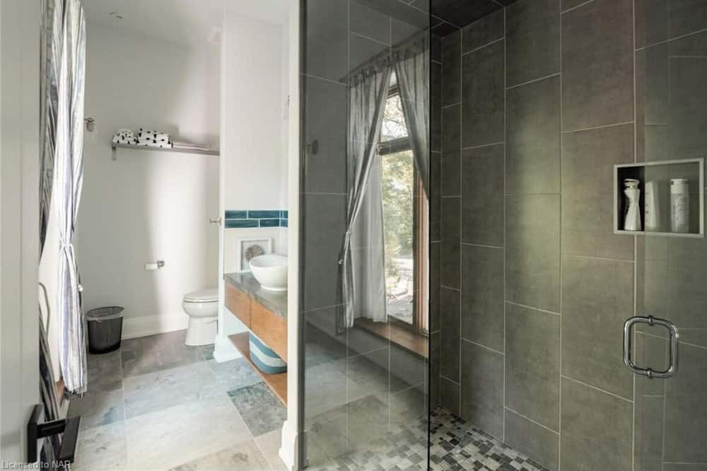 Photo of Bathroom in Wainfleet