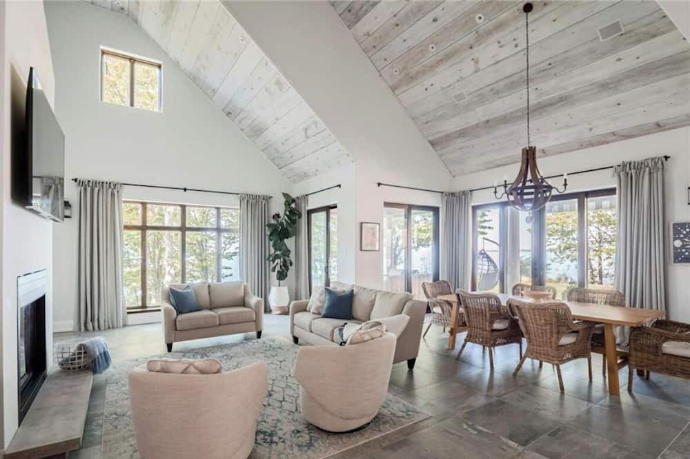 Photo of Livingroom in Wainfleet