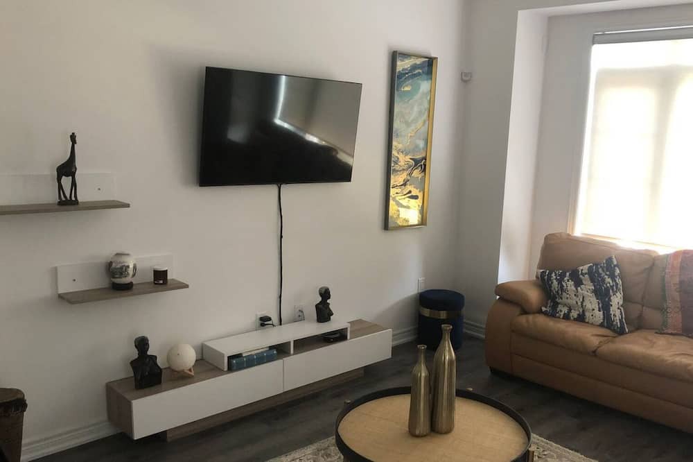 Photo of Livingroom in Beamsville