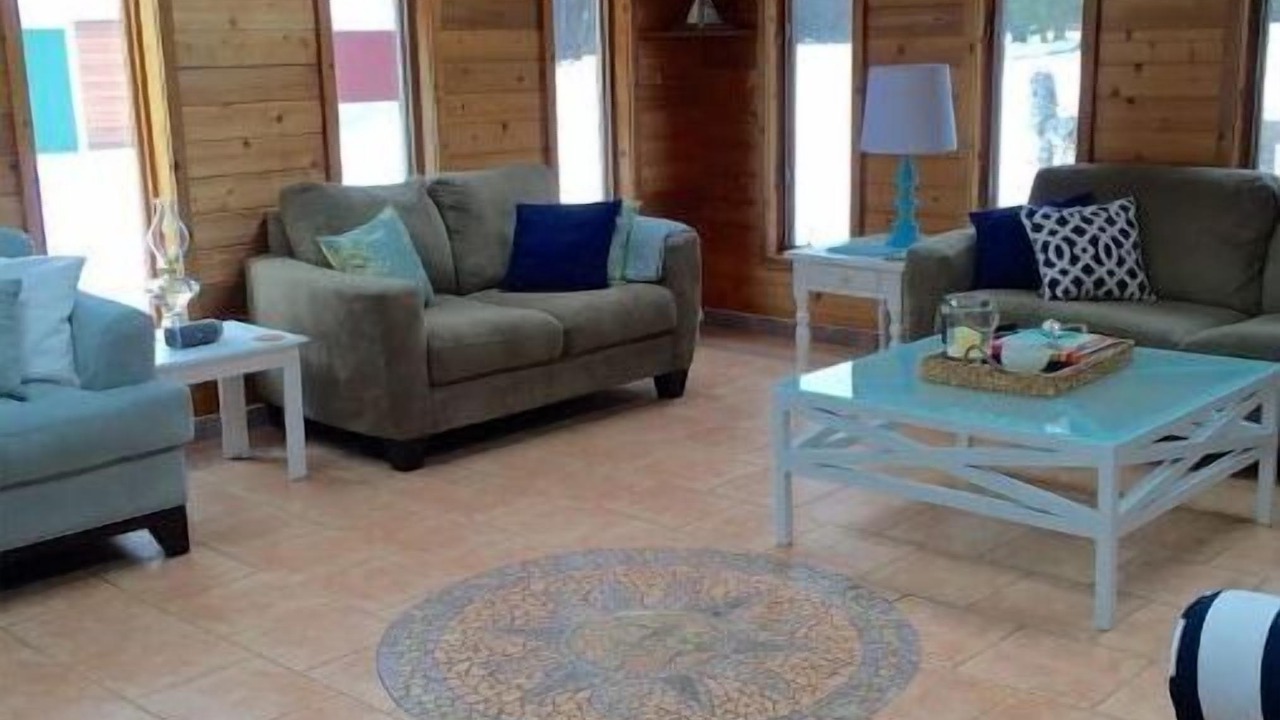 Photo of Livingroom in Amherst
