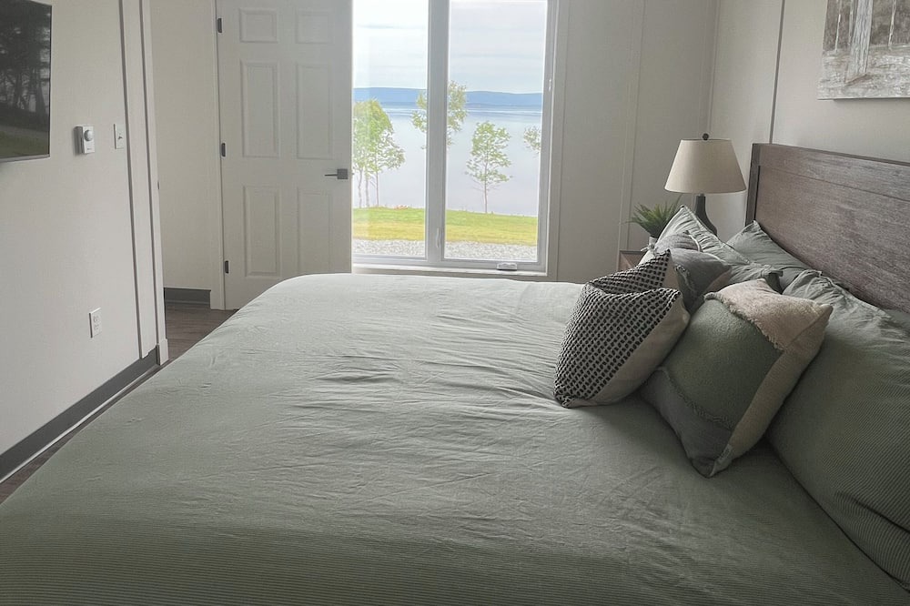 Photo of Bedroom in West Bay