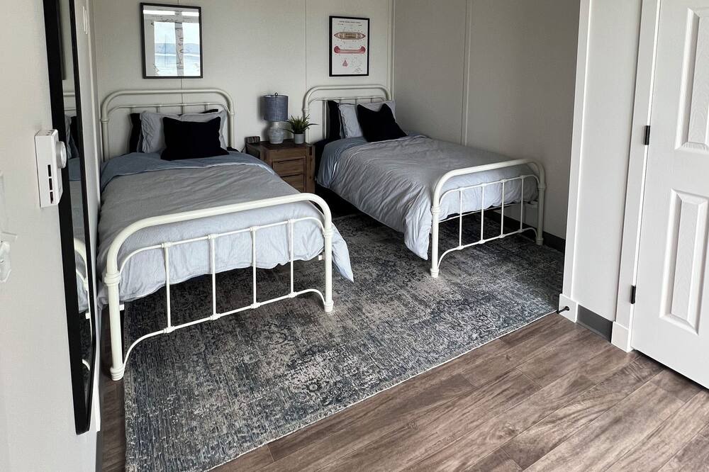 Photo of Bedroom in West Bay