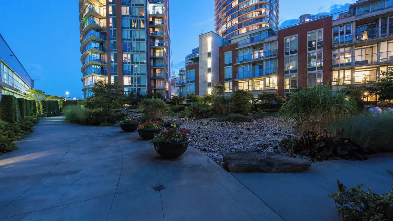 Photo of Patio Balcony in Chinatown