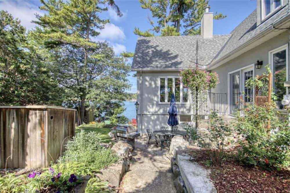 Photo of Outdoor in Kingston