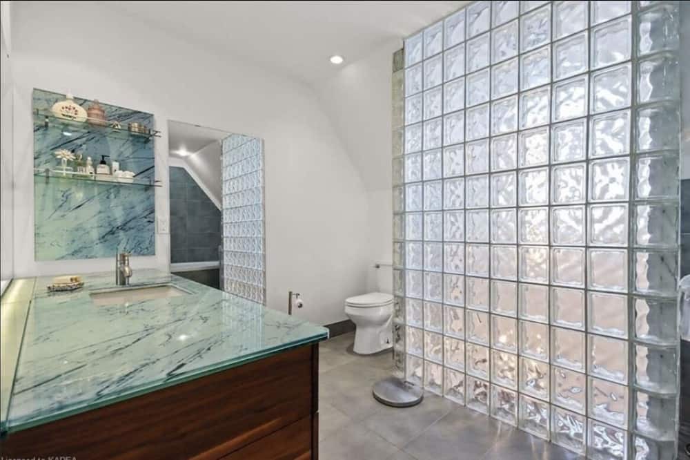 Photo of Bathroom in Kingston