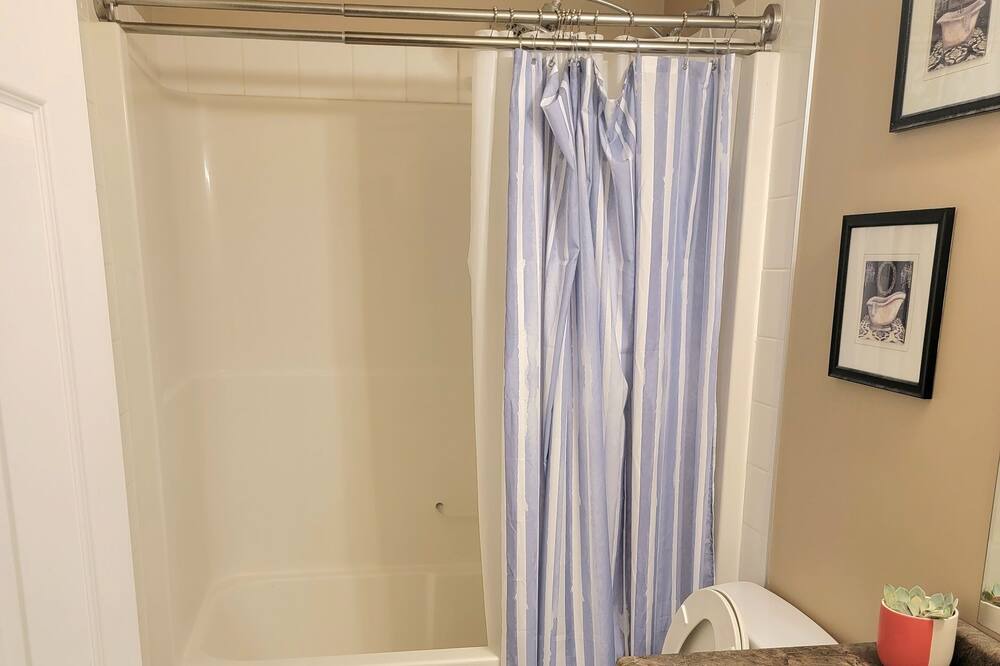 Photo of Bathroom in Leduc