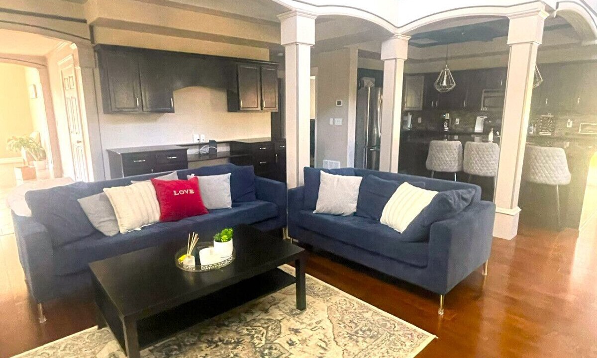 Photo of Livingroom in Mill Bay