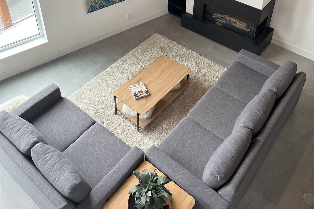 Photo of Livingroom in Whistler Cay Estates