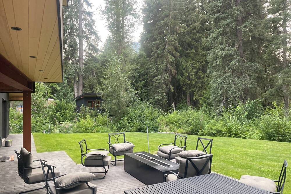 Photo of Outdoor in Whistler Cay Estates