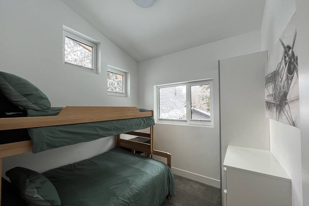 Photo of Bedroom in Whistler Cay Estates