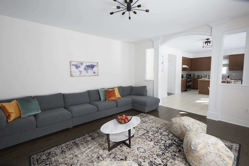 Photo of Livingroom in Oro-Medonte