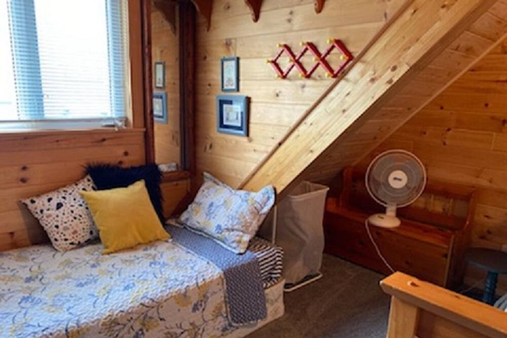 Photo of Livingroom in Grand Beach