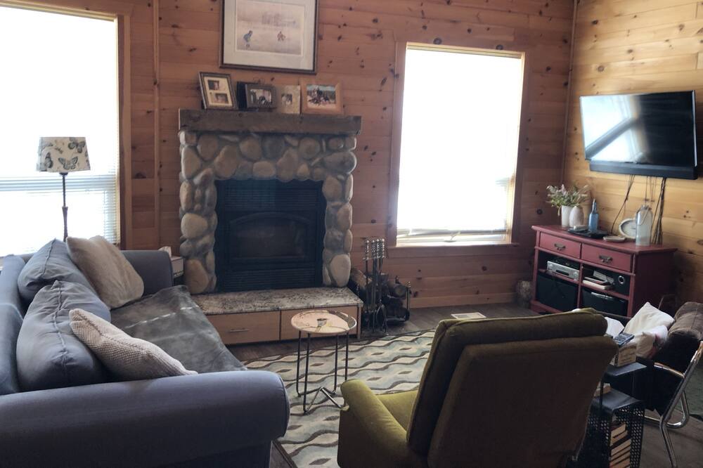 Photo of Livingroom in Grand Beach