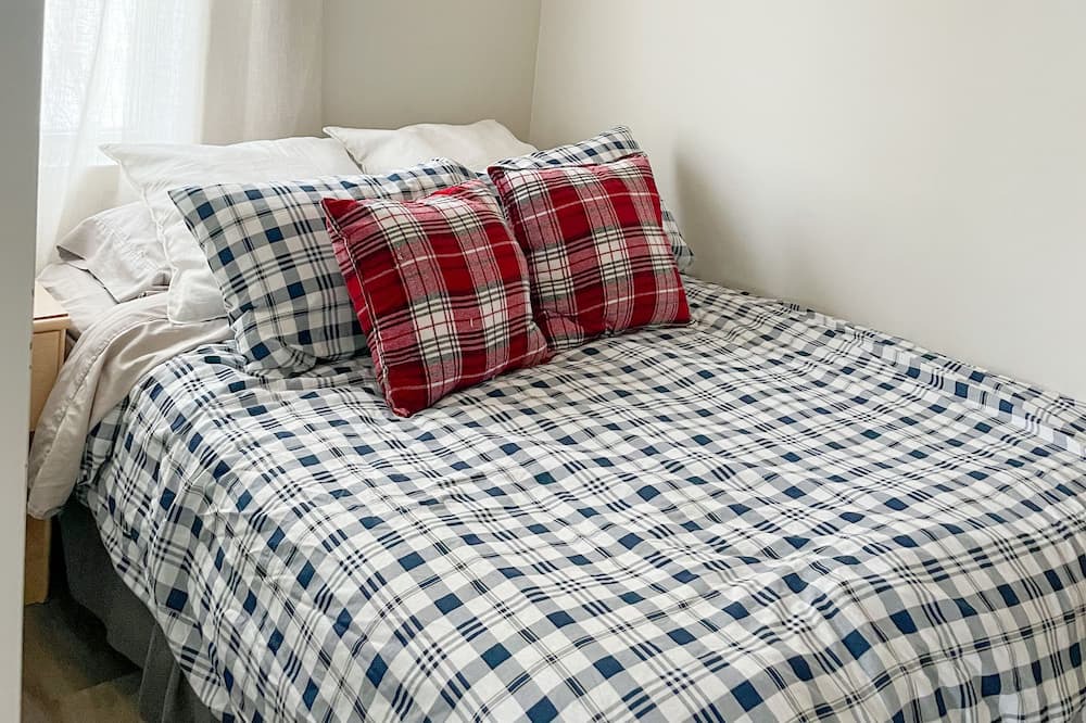 Photo of Bedroom in Saint-Aime-du-Lac-des-Iles
