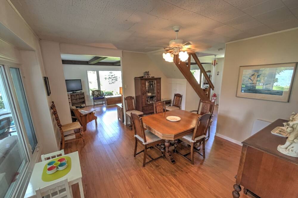 Photo of Livingroom in Rideau Lakes