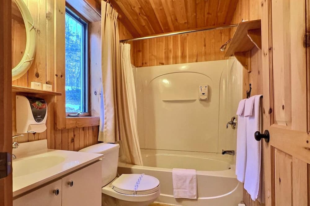 Photo of Bathroom in Saint-Paul-de-Montminy