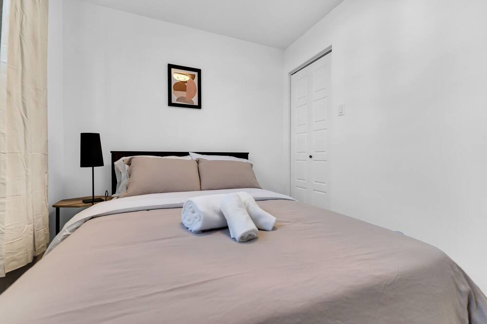 Photo of Bedroom in Downtown Gatineau