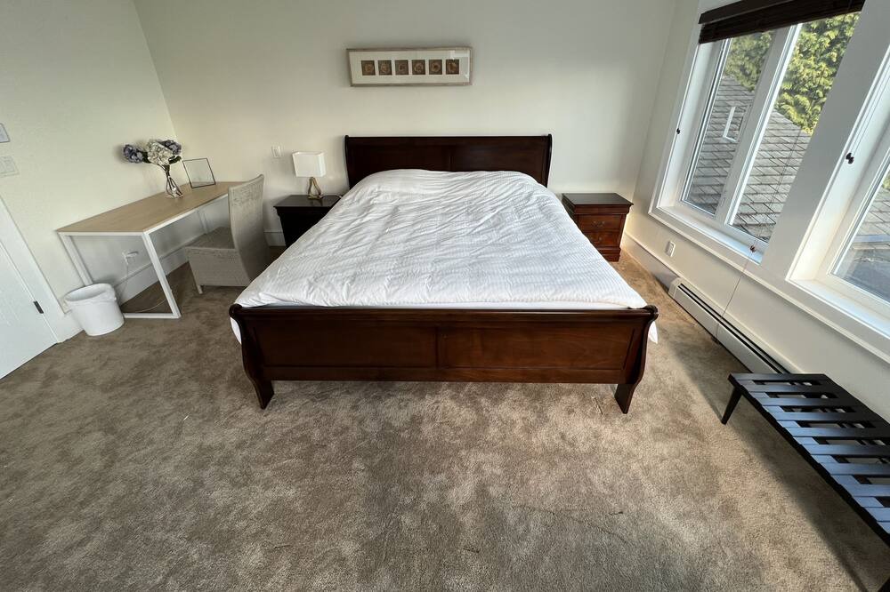 Photo of Bedroom in West Vancouver