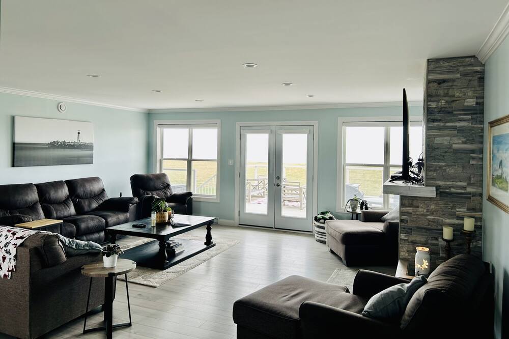 Photo of Livingroom in Economy