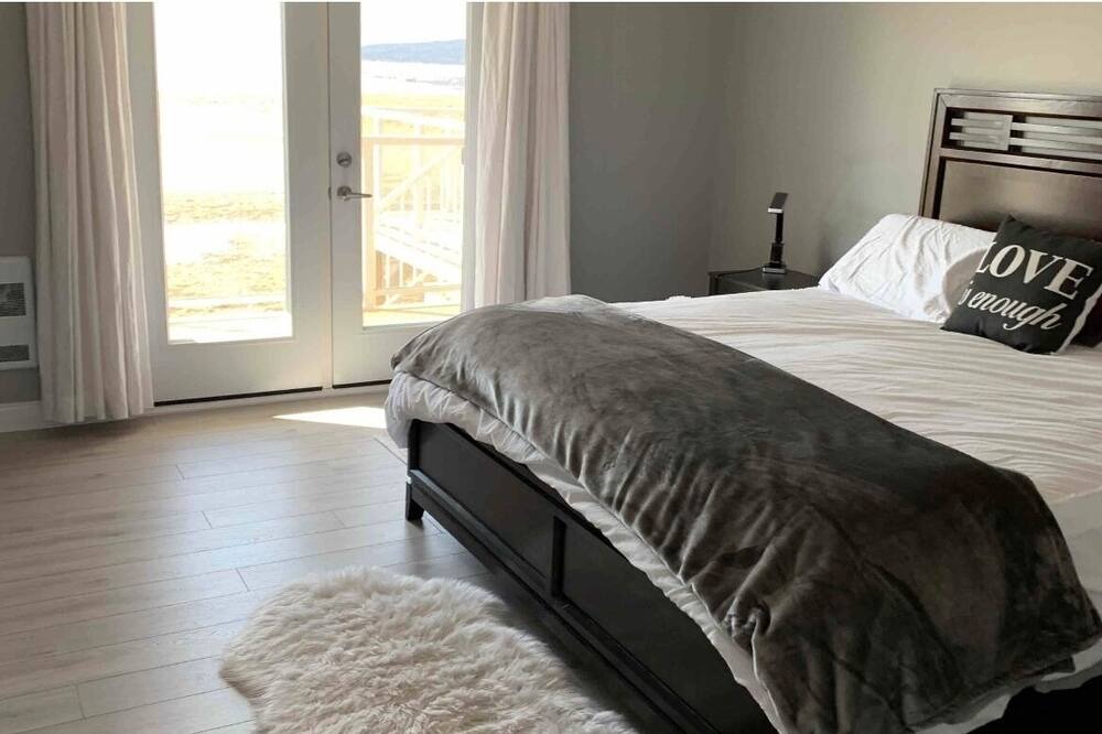 Photo of Bedroom in Economy