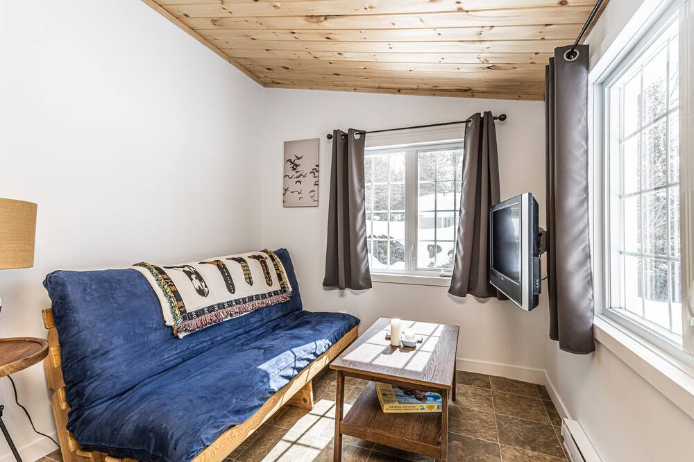 Photo of Livingroom in Val-des-Monts