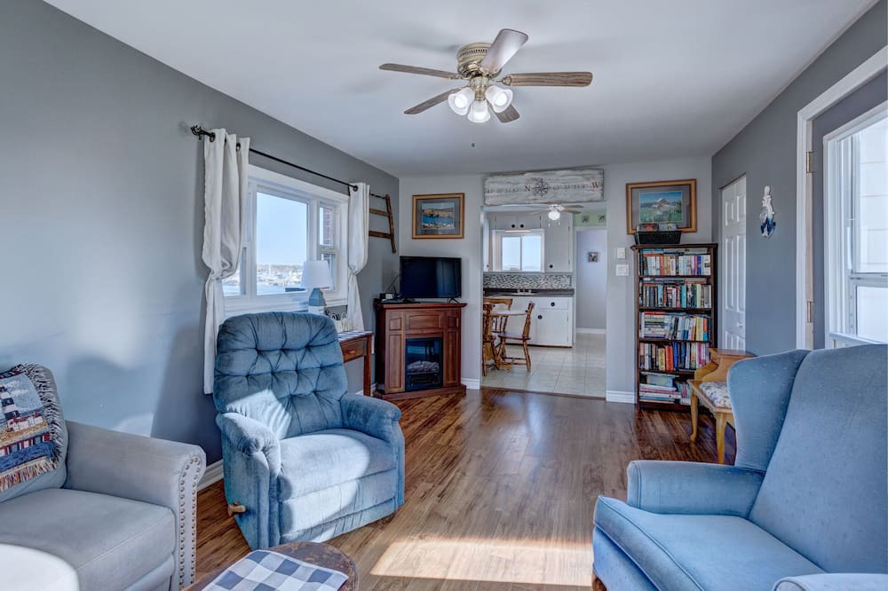 Photo of Livingroom in Sambro