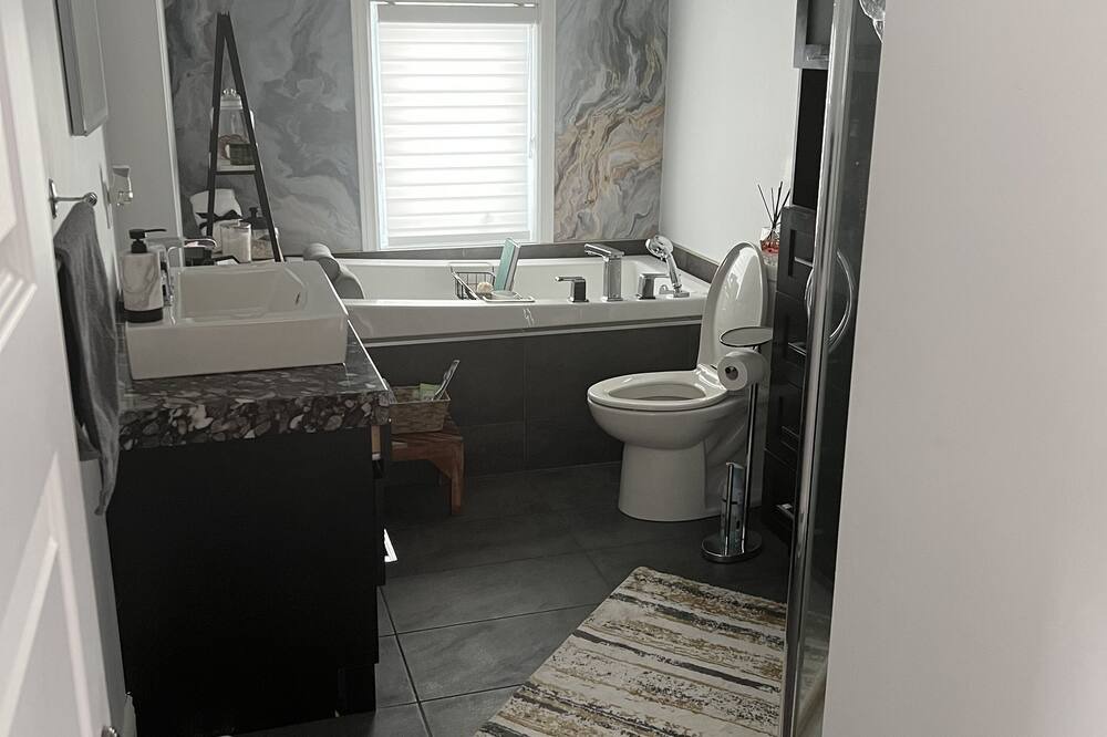 Photo of Bathroom in Boisbriand
