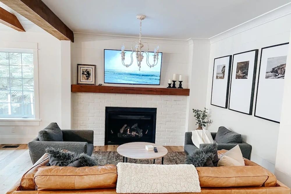 Photo of Livingroom in Bracebridge