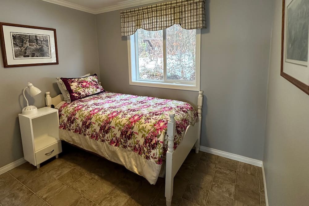Photo of Bedroom in Creston