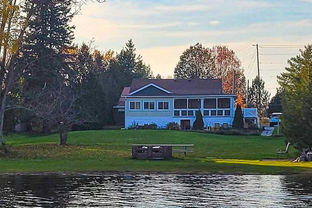 Photo of Outdoor in Alban