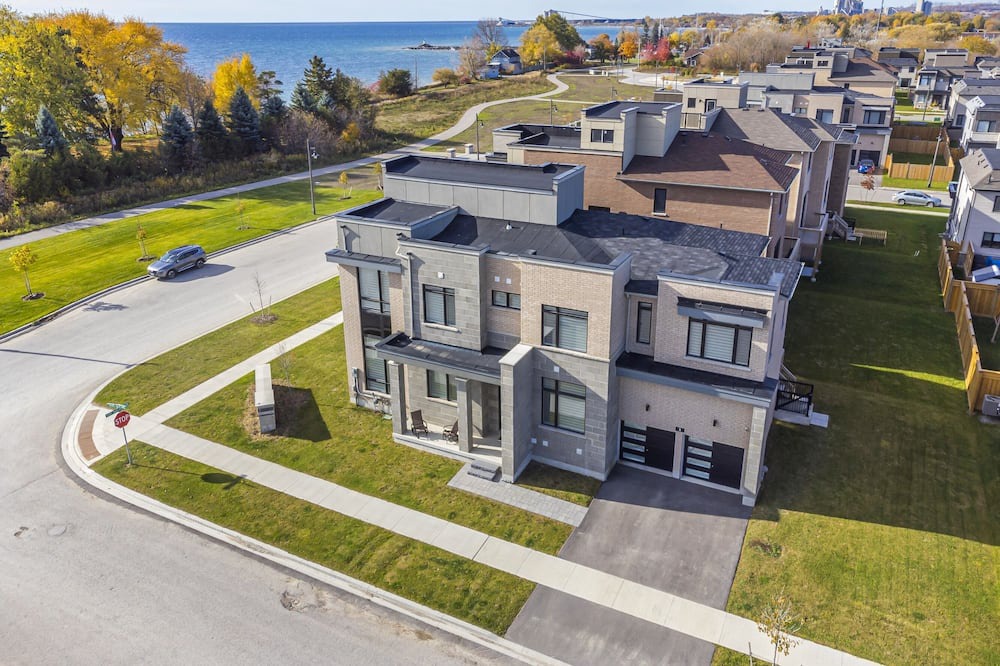 Photo of Outdoor in Bowmanville