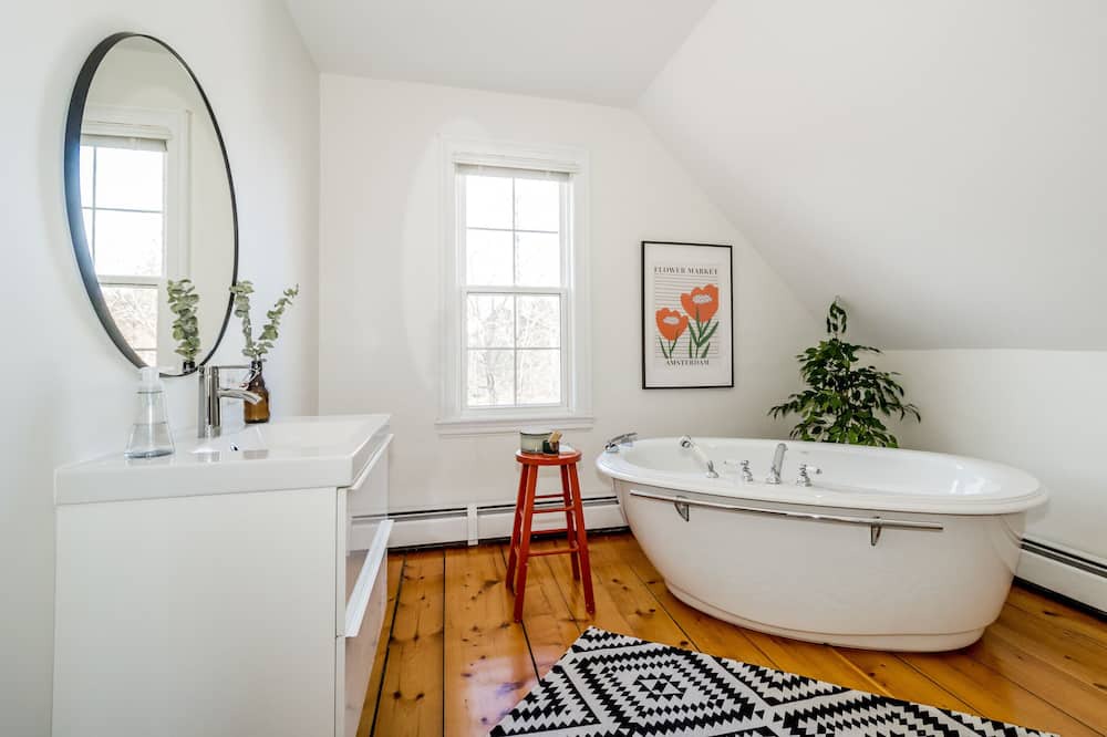 Photo of Bathroom in Granville Ferry
