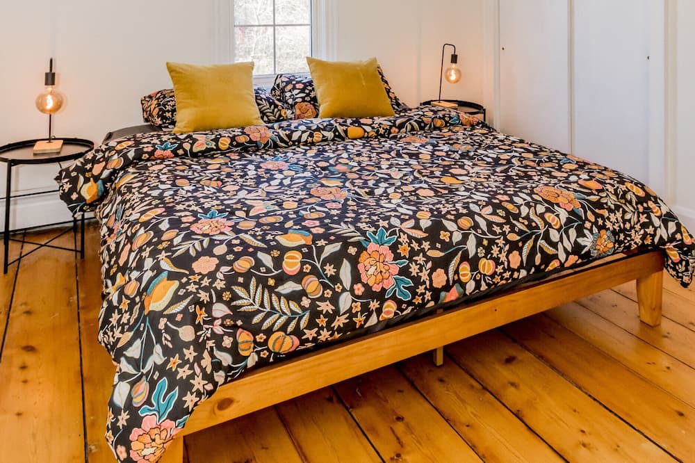 Photo of Bedroom in Granville Ferry