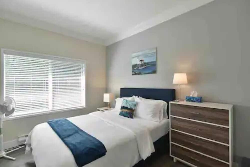 Photo of Bedroom in Sechelt