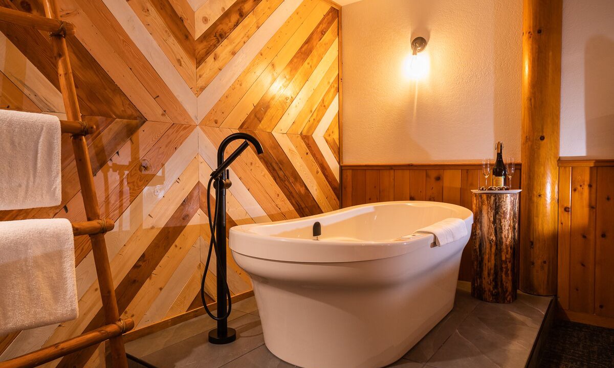 Photo of Bathroom in Lake Louise