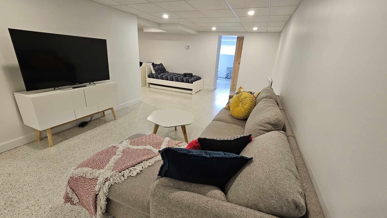 Photo of Livingroom in Chertsey