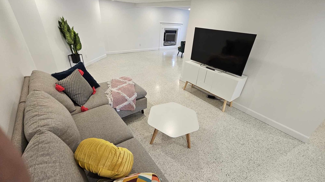Photo of Livingroom in Chertsey