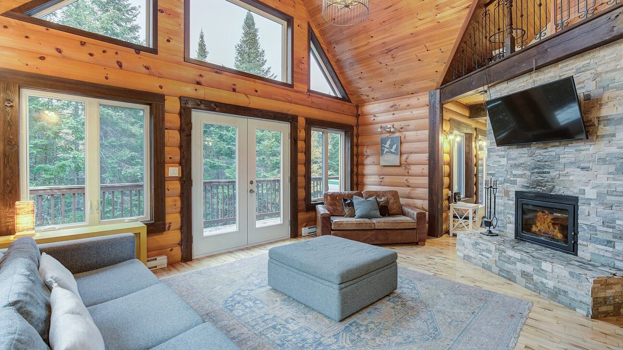 Photo of Livingroom in Montcalm