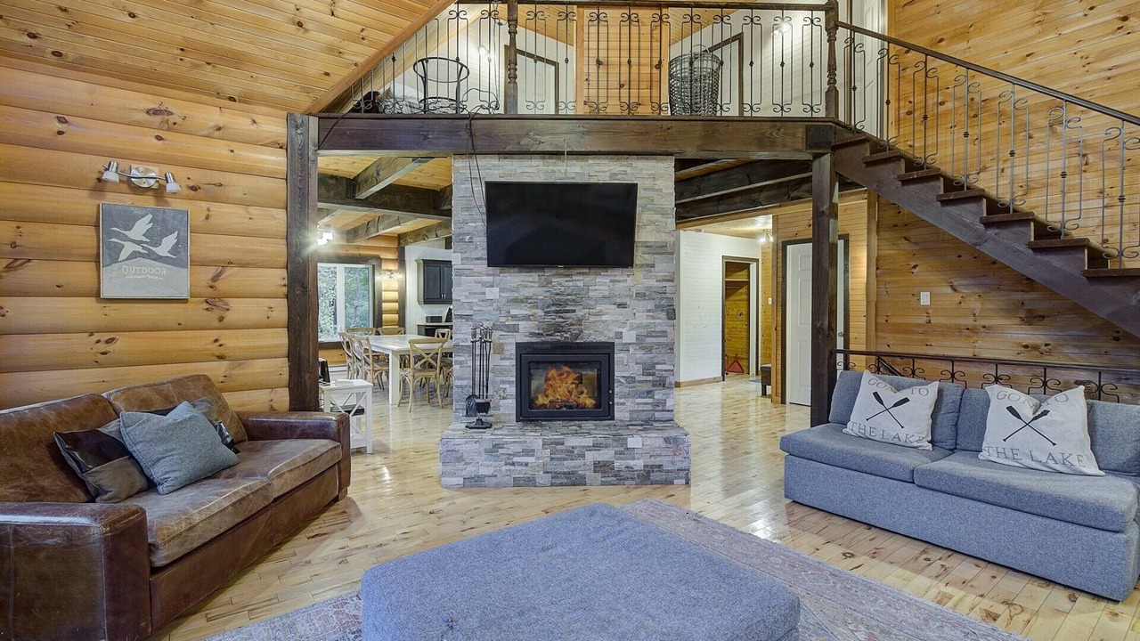 Photo of Livingroom in Montcalm