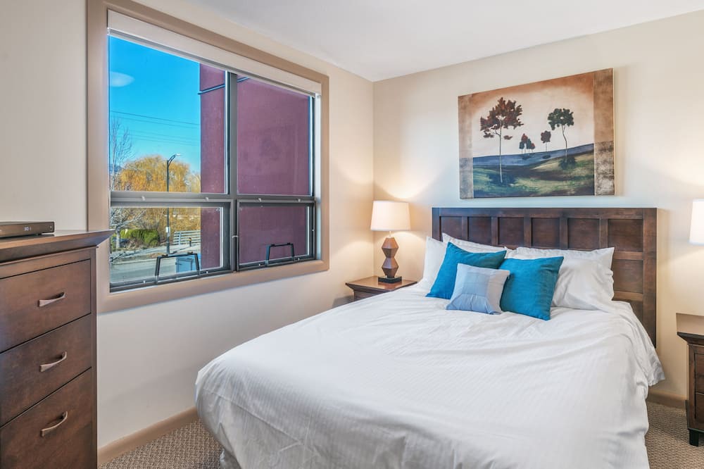 Photo of Bedroom in South Pandosy